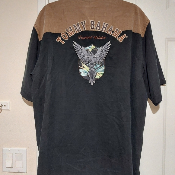 TOMMY BAHAMA COLORBLOCK 100% SILK EMBROIDERED MENS CAMP SHIRT